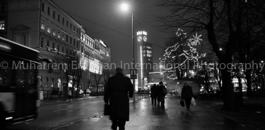Night Impressions – On the way to Central Station and Neo Sky Bar – Riga 06-12-2014